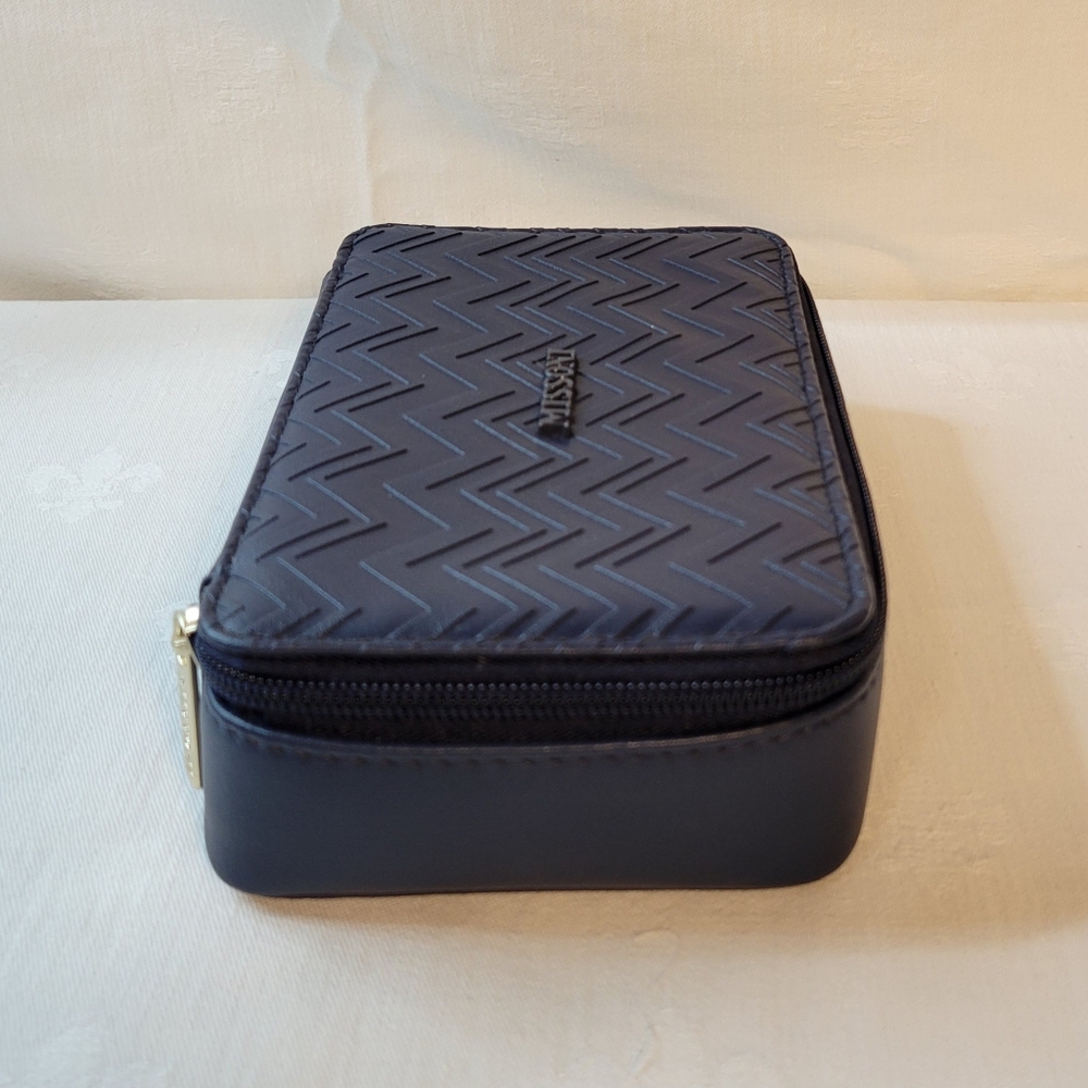 Missoni Delta (7" x 4") Navy Chevron Amenity Vanity Travel Kit Pouch - Picture 4 of 12